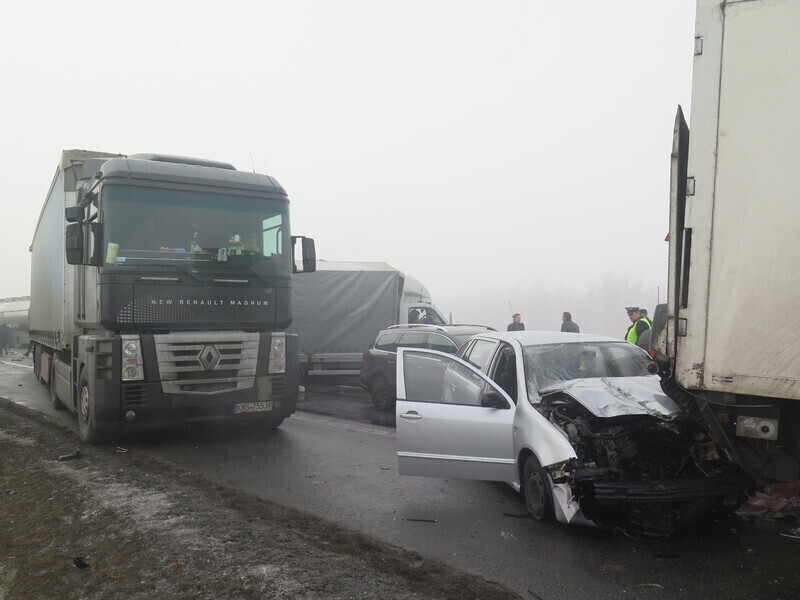 Zdjęcie 49: Dwa karambole na A1! Ponad 70 aut rozbitych