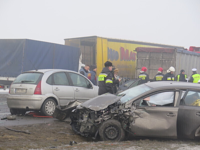 Zdjęcie 54: Dwa karambole na A1! Ponad 70 aut rozbitych