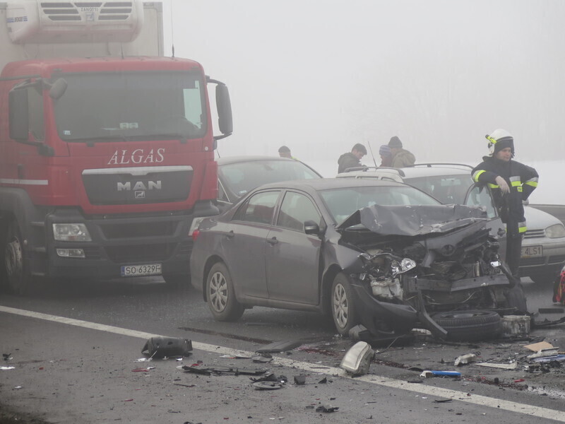 Zdjęcie 59: Dwa karambole na A1! Ponad 70 aut rozbitych