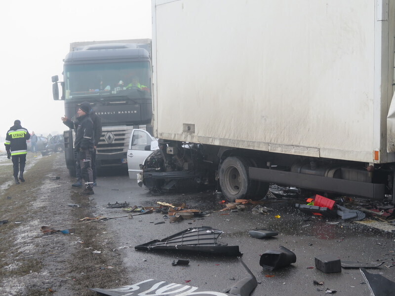 Zdjęcie 62: Dwa karambole na A1! Ponad 70 aut rozbitych