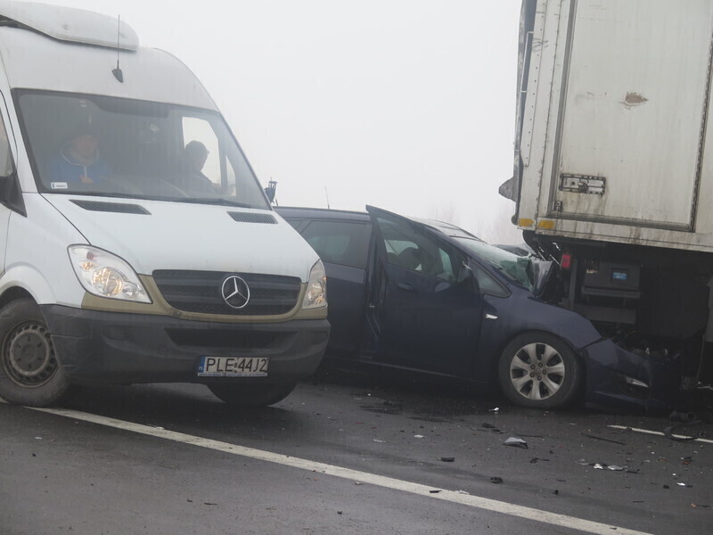 Zdjęcie 69: Dwa karambole na A1! Ponad 70 aut rozbitych