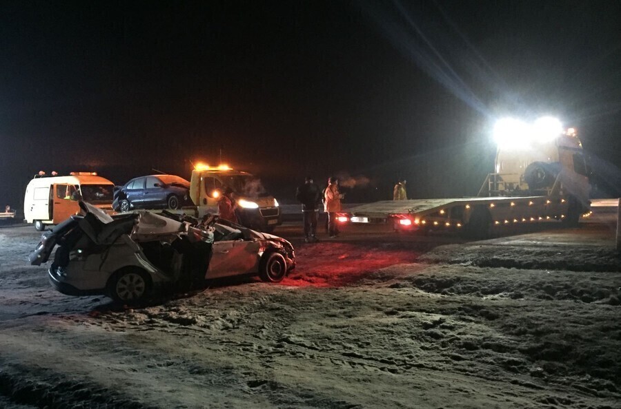 Zdjęcie 1: Kilkanaście godzin usuwali skutki karamboli 