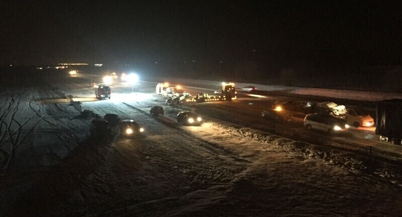 Zdjęcie 4: Kilkanaście godzin usuwali skutki karamboli 