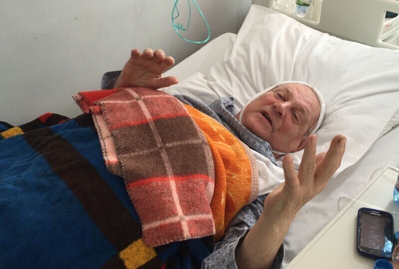 Zdjęcie 2: Stan poszkodowanych w karambolu stabilny 