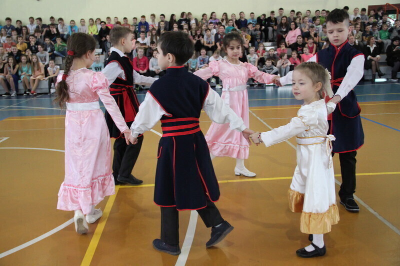 Zdjęcie 2: Pokazują dzieciom kraj swoich przodków