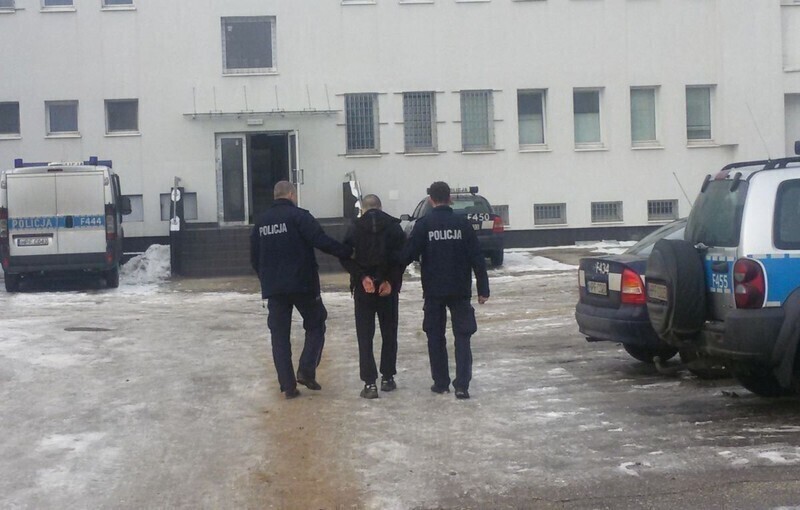 Zdjęcie 3: Kibice Piotrkowianina aresztowani przed meczem [AKTUALIZACJA]