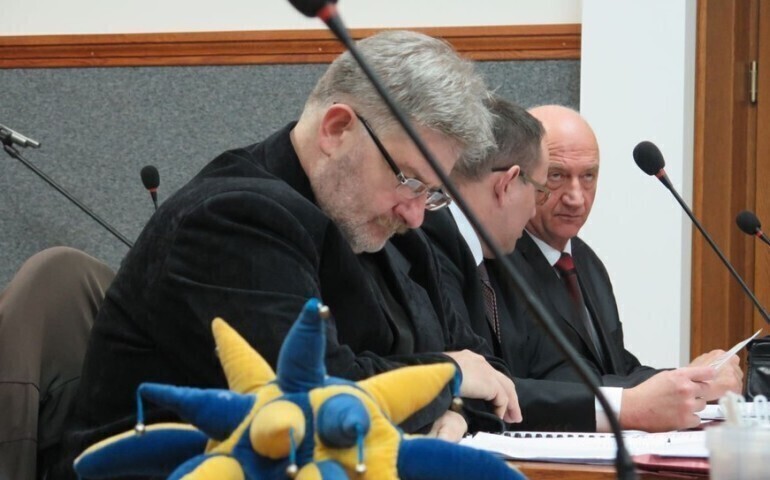 Opozycja nie może się porozumieć. Kolejny wniosek o sesję