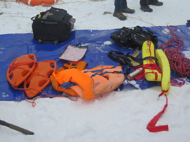 Zdjęcie 4: WOPR i strażacy ćwiczyli na lodzie