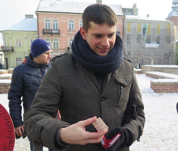 Zdjęcie 2: Rozdawali karty życia