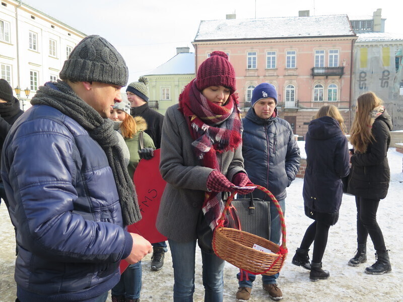 Zdjęcie 5: Rozdawali karty życia