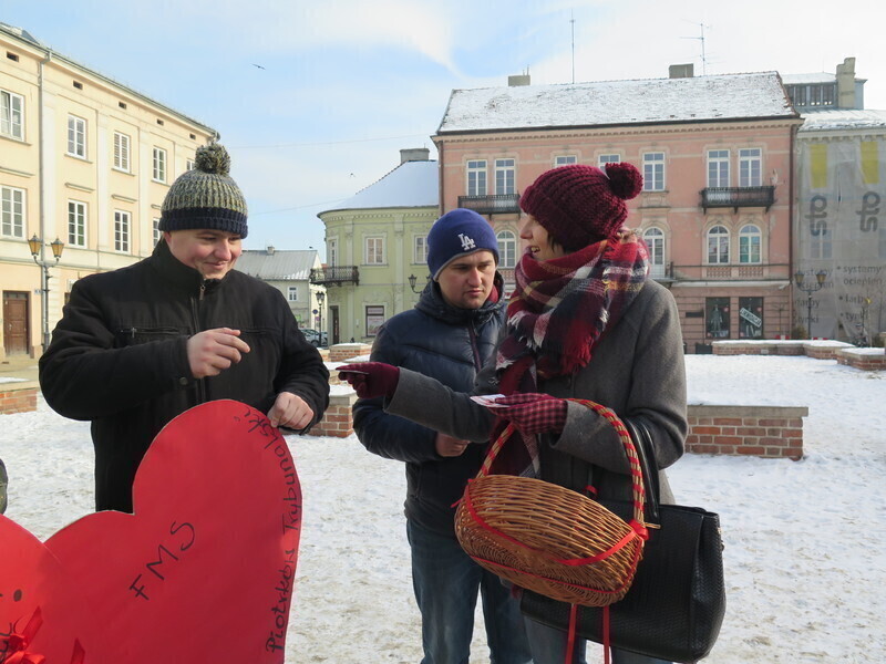 Zdjęcie 9: Rozdawali karty życia