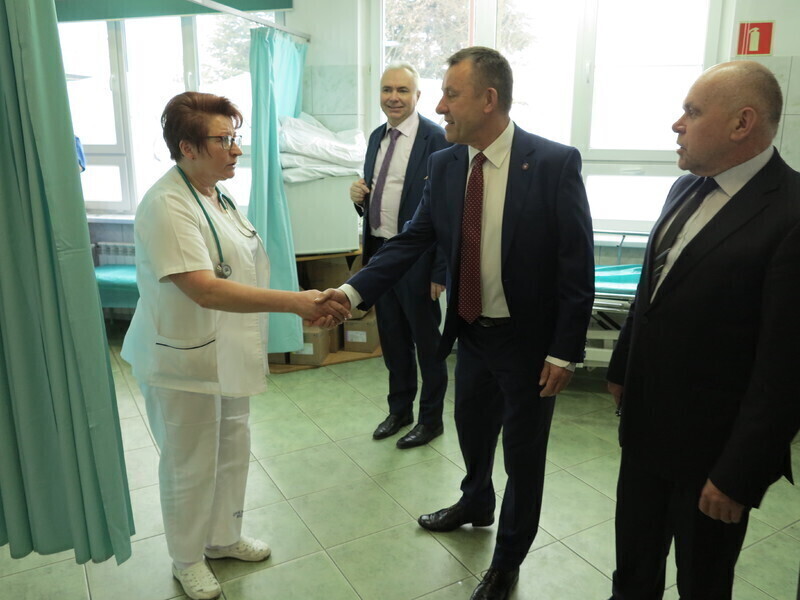 Zdjęcie 11: Wojewoda odwiedził Bełchatów