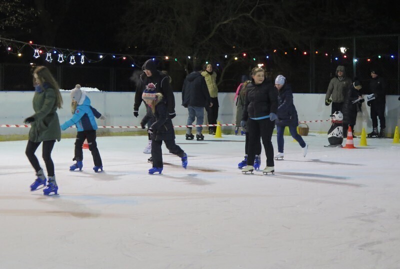 Zdjęcie 14: Rodzinny festyn na lodowisku