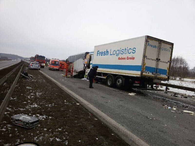 Zdjęcie 2: Wypadek autokaru na DK1- AKTUALIZACJA [video]