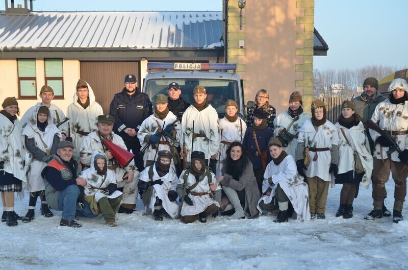 Zdjęcie 4: Szare Szeregi w powiecie piotrkowskim. 14 lutego z historią w tle 