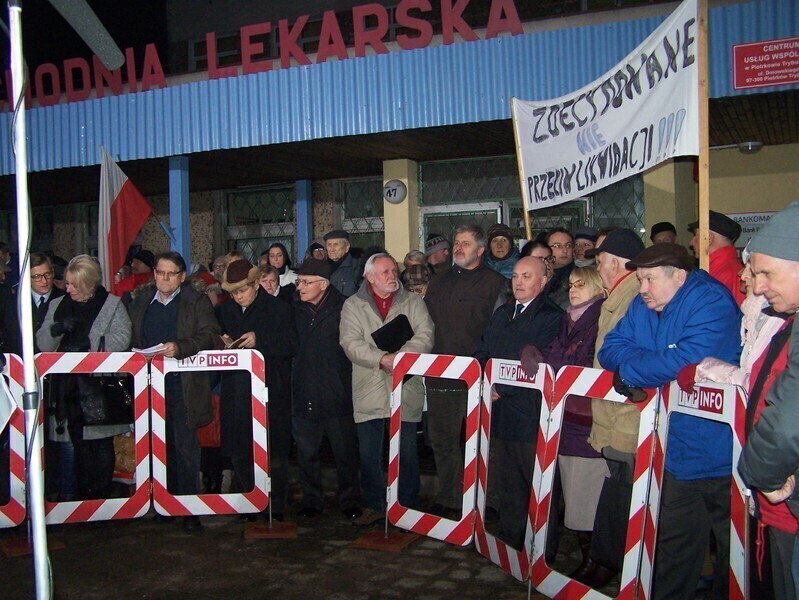 Zdjęcie 3: Sprawa przenosin poradni w TVP INFO