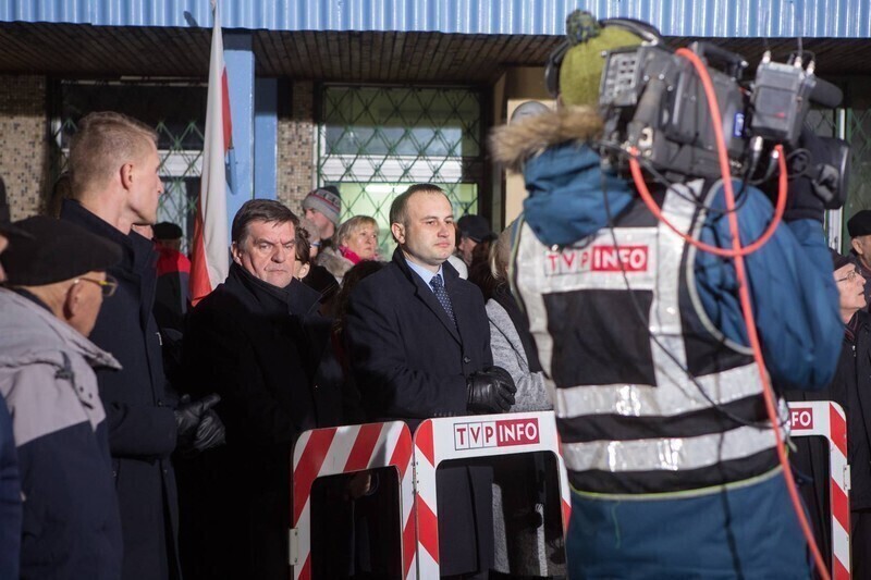 Zdjęcie 10: Sprawa przenosin poradni w TVP INFO