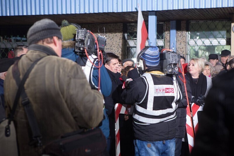 Zdjęcie 11: Sprawa przenosin poradni w TVP INFO
