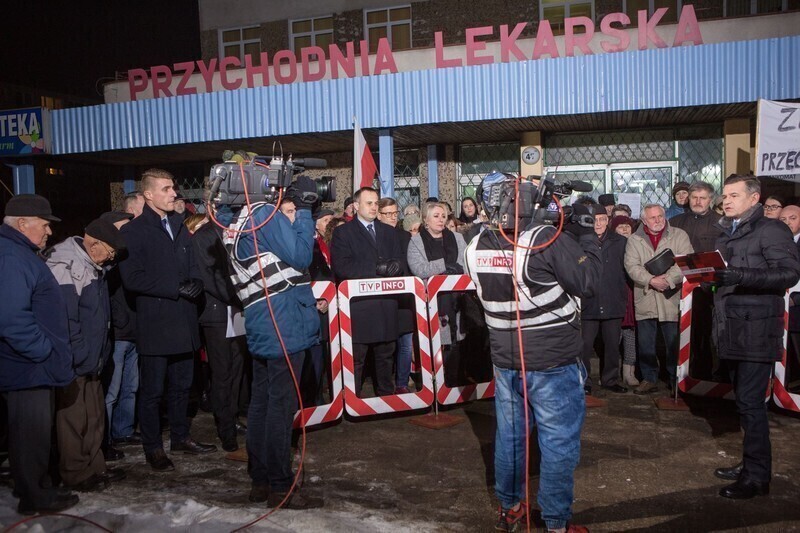 Zdjęcie 15: Sprawa przenosin poradni w TVP INFO