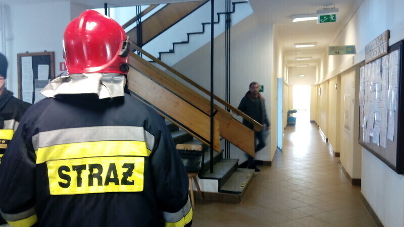 Zdjęcie 5: Ewakuacja w urzędzie