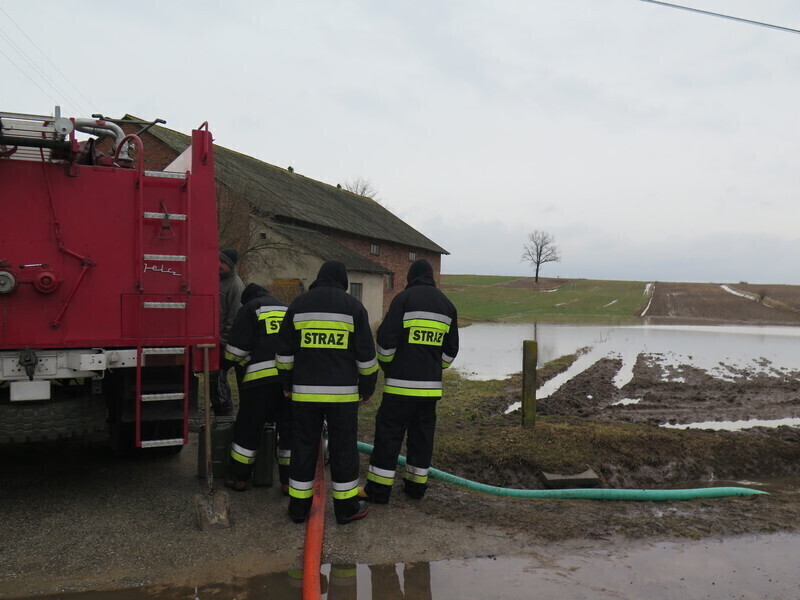 Zdjęcie 2: Podtopienia w Kłudzicach. Mieszkańcy mają dość