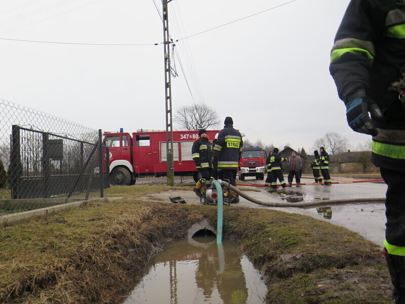 Zdjęcie 7: Podtopienia w Kłudzicach. Mieszkańcy mają dość