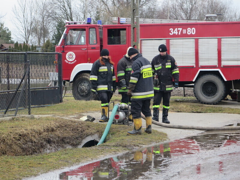 Zdjęcie 9: Podtopienia w Kłudzicach. Mieszkańcy mają dość