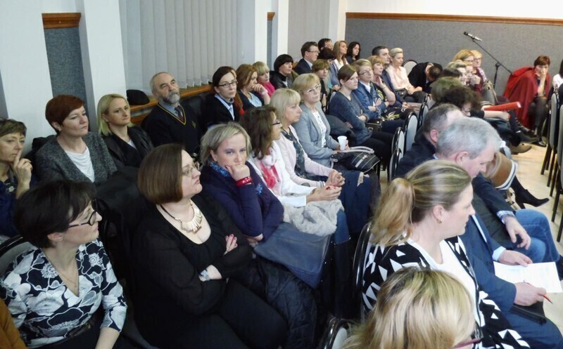 Zdjęcie 4: Nowa sieć szkół zatwierdzona. Radni PiS „wybuczeni” przez nauczycieli