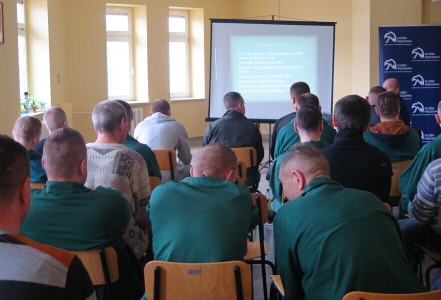 Osadzeni lubią historię