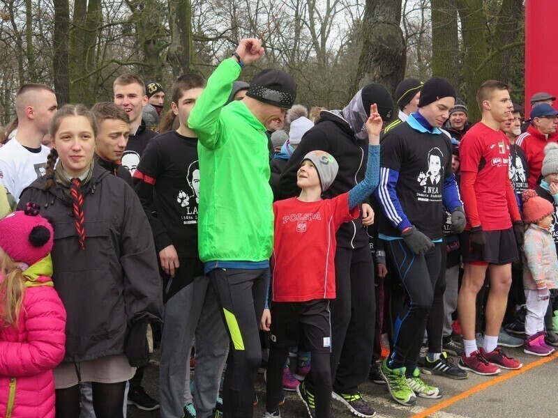 Zdjęcie 12: 1963 metry ku pamięci żołnierzy 