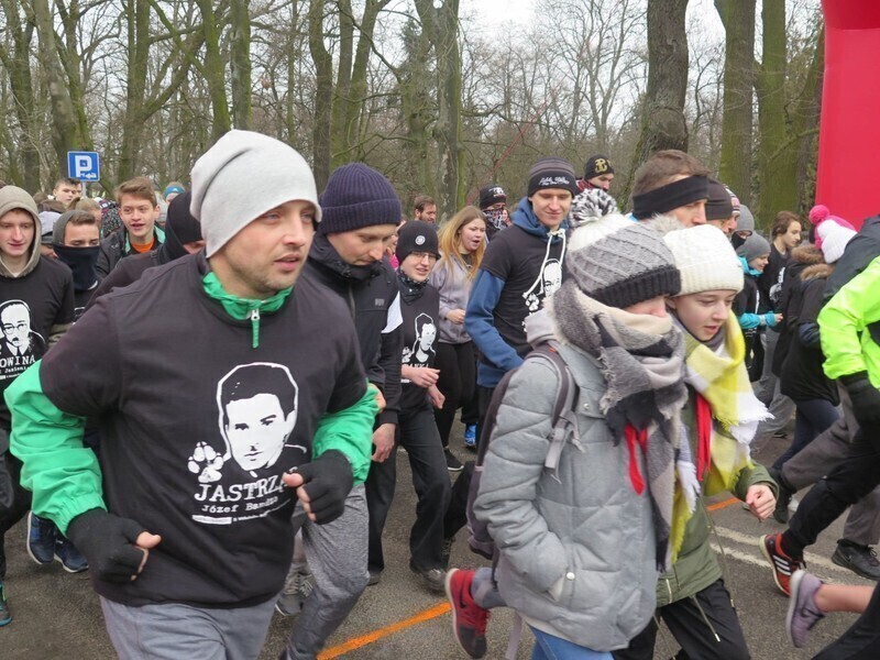 Zdjęcie 16: 1963 metry ku pamięci żołnierzy 