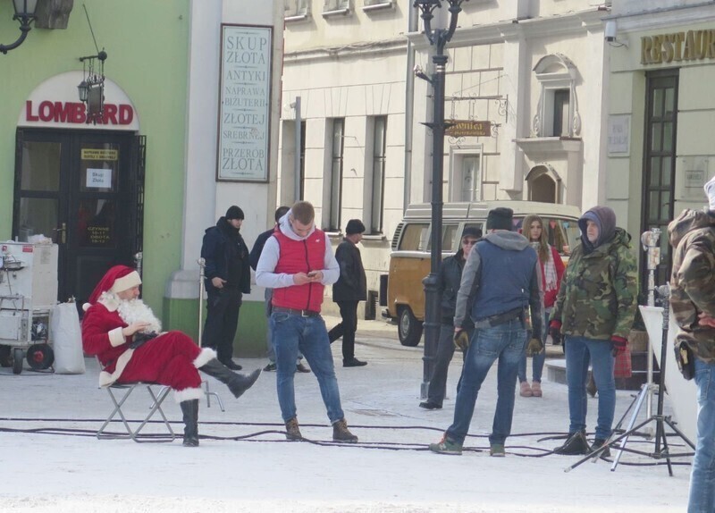 Zdjęcie 4: Sesja zdjęciowa piotrkowskich przedszkolaków z gwiazdorem polskiego kina 