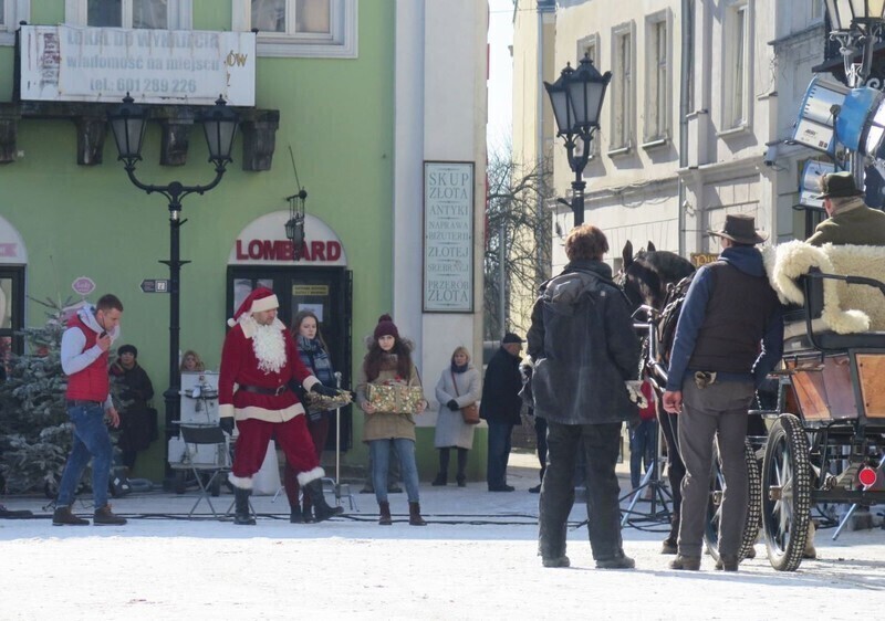 Zdjęcie 11: Sesja zdjęciowa piotrkowskich przedszkolaków z gwiazdorem polskiego kina 