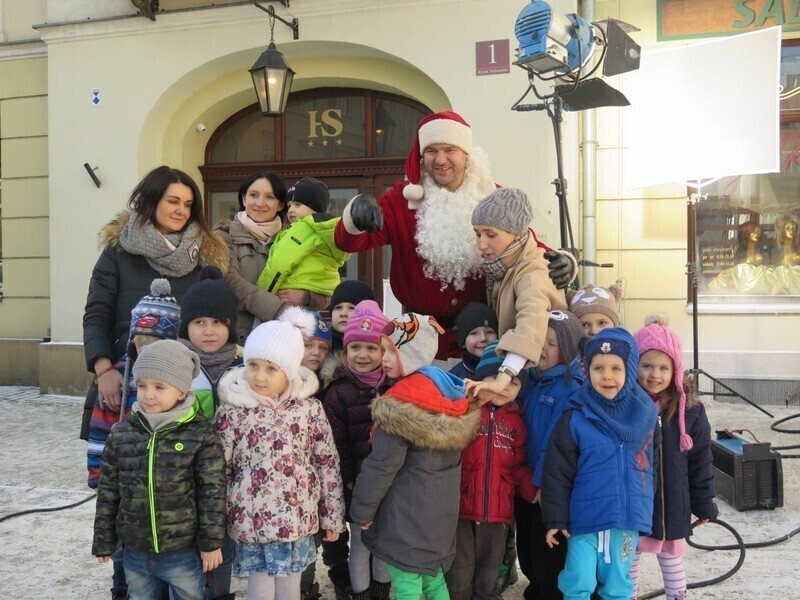 Zdjęcie 19: Sesja zdjęciowa piotrkowskich przedszkolaków z gwiazdorem polskiego kina 