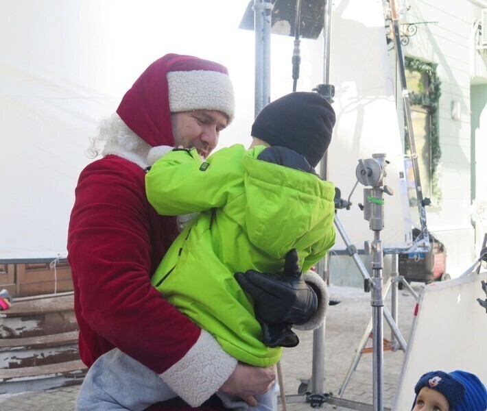 Zdjęcie 22: Sesja zdjęciowa piotrkowskich przedszkolaków z gwiazdorem polskiego kina 