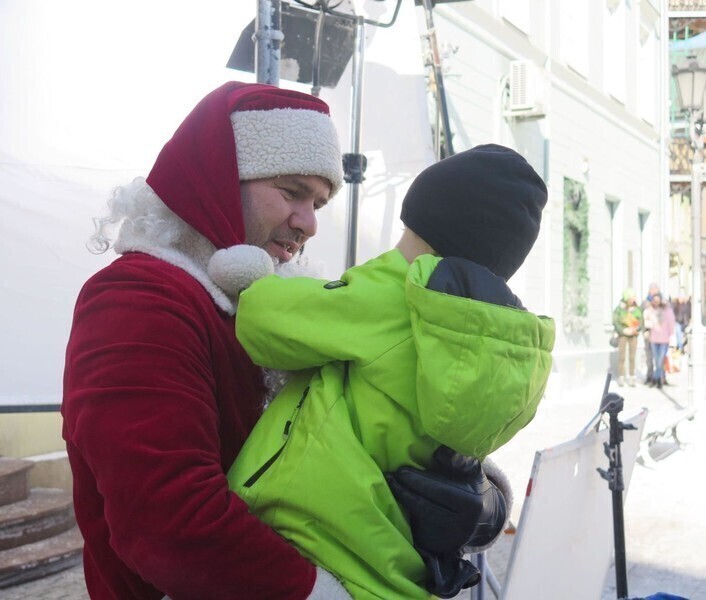 Zdjęcie 23: Sesja zdjęciowa piotrkowskich przedszkolaków z gwiazdorem polskiego kina 