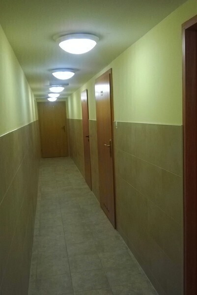 Zdjęcie 2: Zaplecze orlika w Woli Krzysztoporskiej jak nowe