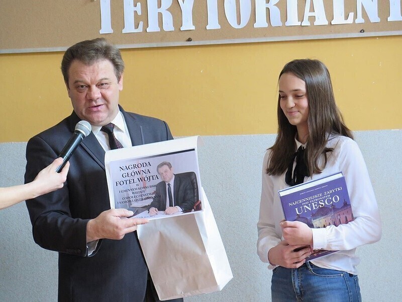 Zdjęcie 2: Gimnazjaliści przejmują władzę w Woli Krzysztoporskiej 