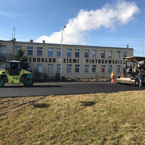 Zdjęcie 3: Na lotnisku trwają przygotowania do wizyty prezydentów