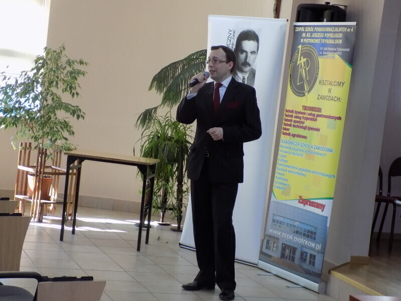 Konferencja naukowa NIEZŁOMNI w ZSP nr 4