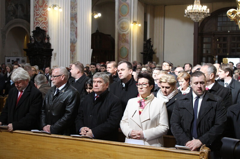 Zdjęcie 16: Msza Święta z udziałem par prezydenckich [GALERIA]