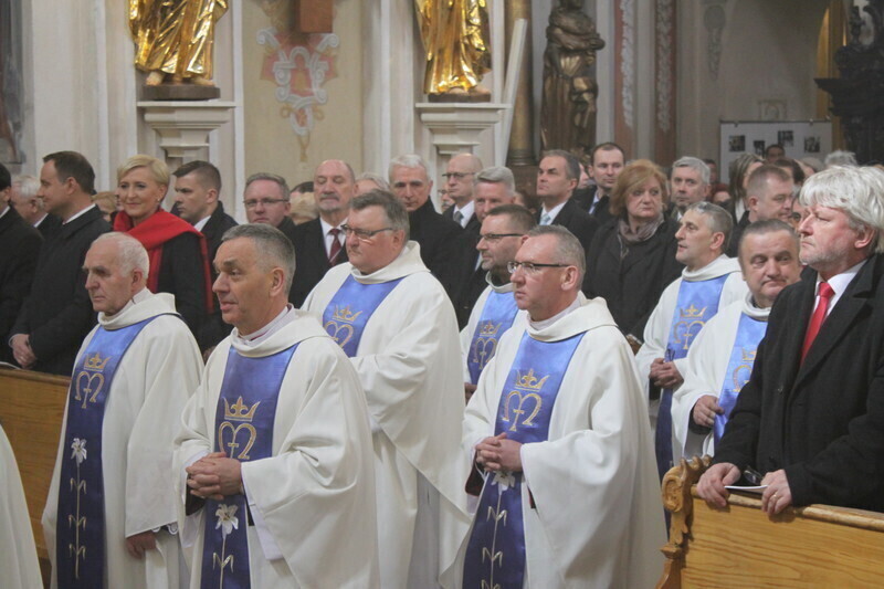 Zdjęcie 18: Msza Święta z udziałem par prezydenckich [GALERIA]