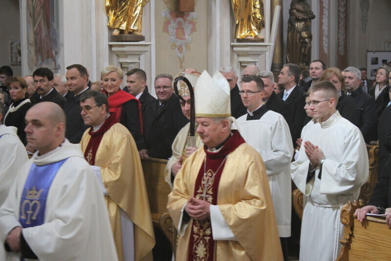 Zdjęcie 20: Msza Święta z udziałem par prezydenckich [GALERIA]