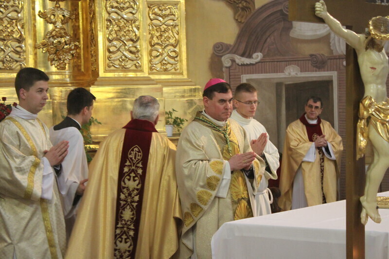 Zdjęcie 23: Msza Święta z udziałem par prezydenckich [GALERIA]