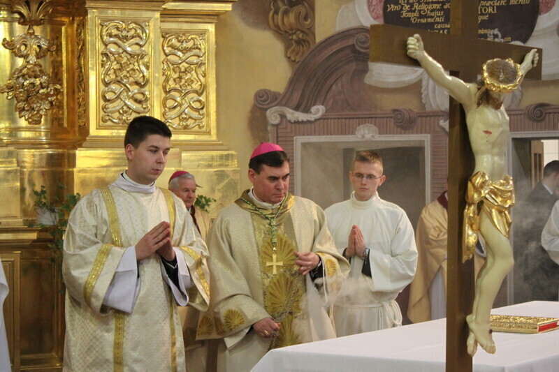 Zdjęcie 24: Msza Święta z udziałem par prezydenckich [GALERIA]