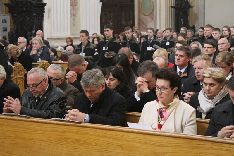 Zdjęcie 44: Msza Święta z udziałem par prezydenckich [GALERIA]