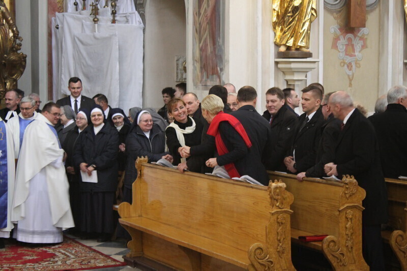 Zdjęcie 47: Msza Święta z udziałem par prezydenckich [GALERIA]