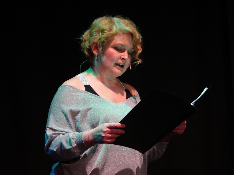 Dominika Ostałowska i poezja węgierska