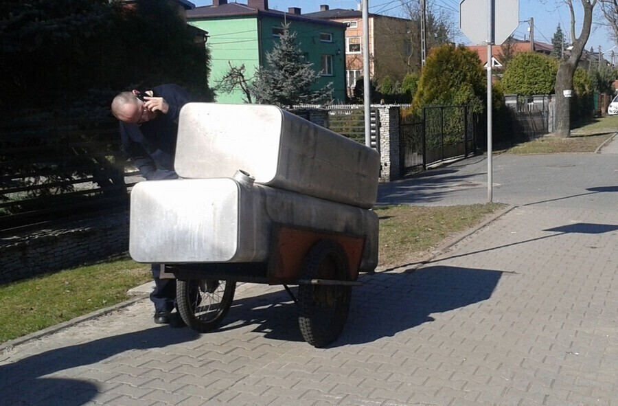 Ukradli zbiorniki do przechowywania paliwa