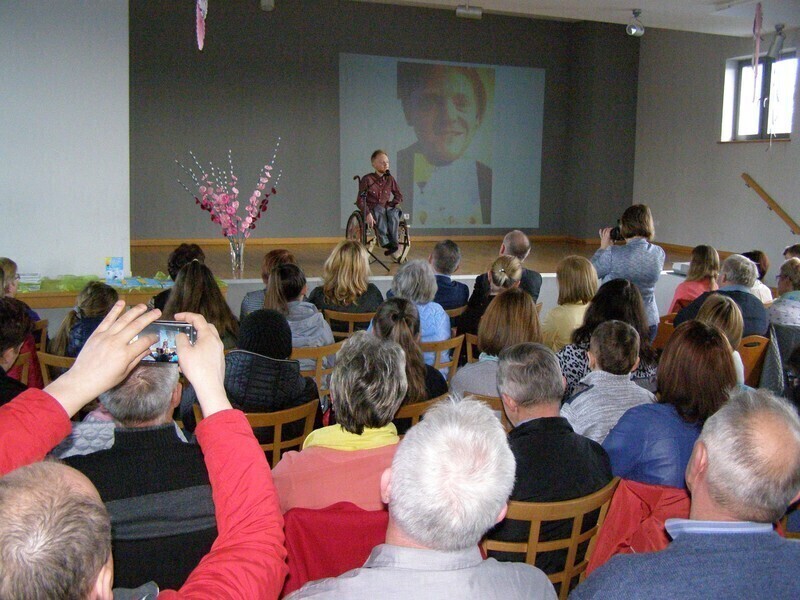 Mówca motywacyjny na spotkaniu w Gorzkowicach